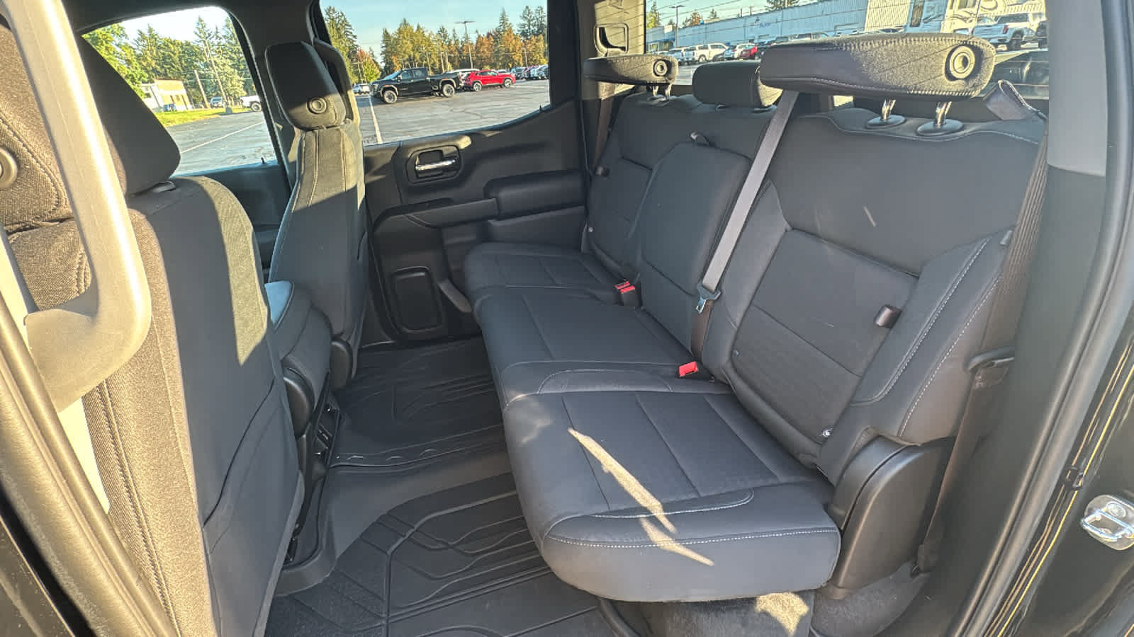 Used 2024 Chevrolet Silverado 1500 Custom w/ Dark Appearance Package AWD/4WD image 23
