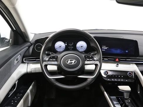 Used 2024 Hyundai Elantra Limited FWD image 11