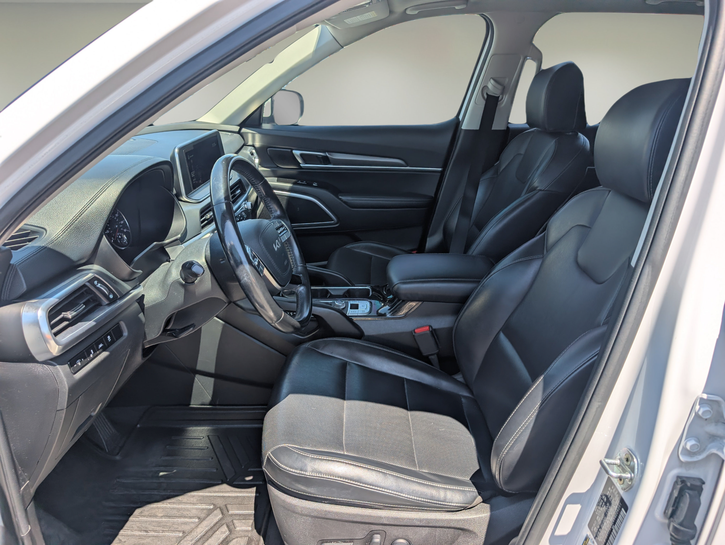 Used 2022 Kia Telluride S FWD image 10