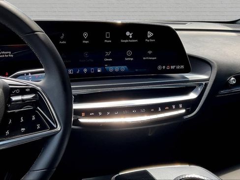 Used 2024 Cadillac Lyriq Tech RWD image 9