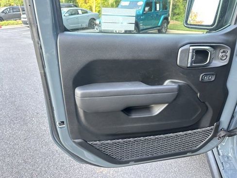 New 2025 Jeep Gladiator Mojave w/ Steel Bumper Group image 10