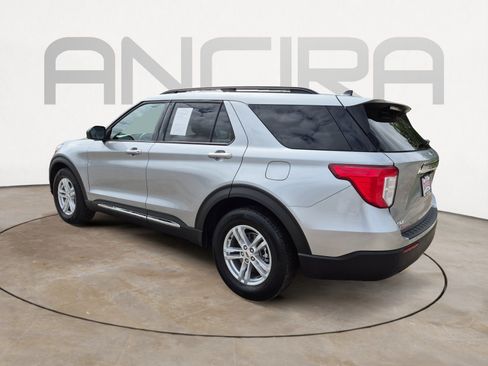 Used 2024 Ford Explorer XLT RWD image 8