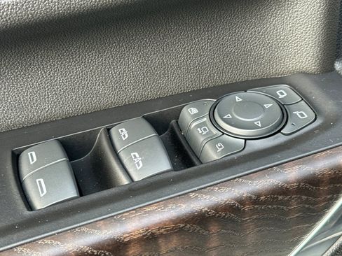 Certified 2022 GMC Sierra 2500 Denali image 11