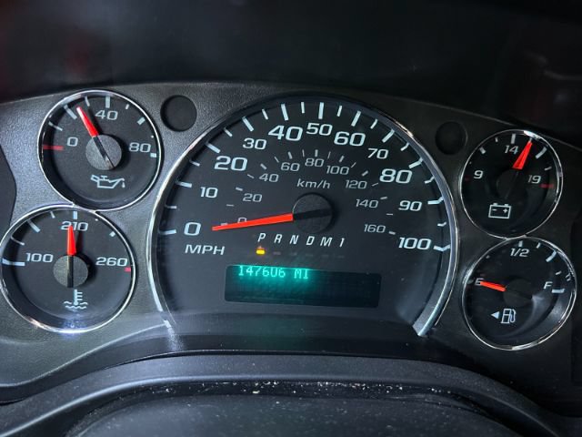 Used 2018 Chevrolet Express 2500 w/ Driver Convenience Package RWD image 15