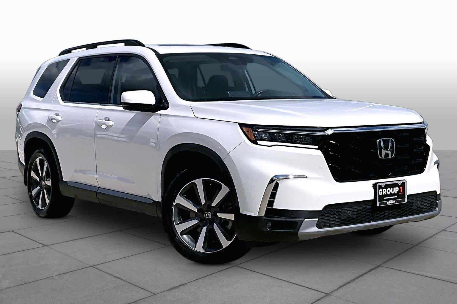 Used 2023 Honda Pilot Touring image 2