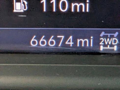 Used 2021 Chevrolet Suburban LT image 13