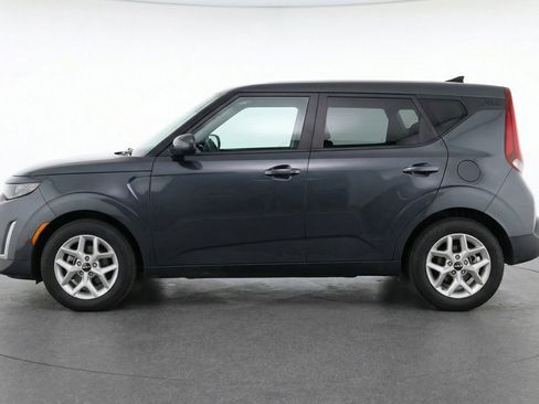 Used 2025 Kia Soul LX w/ LX Technology Package FWD image 5