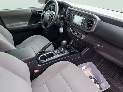 Used 2018 Toyota Tacoma SR w/ SR Convenience Package image 30