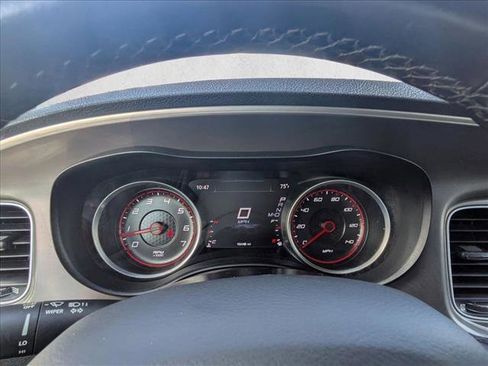 Used 2022 Dodge Charger SXT RWD image 3