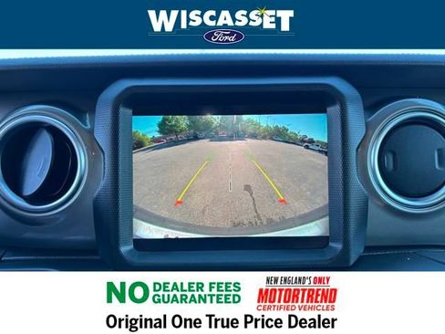 Used 2023 Jeep Wrangler Sahara image 8