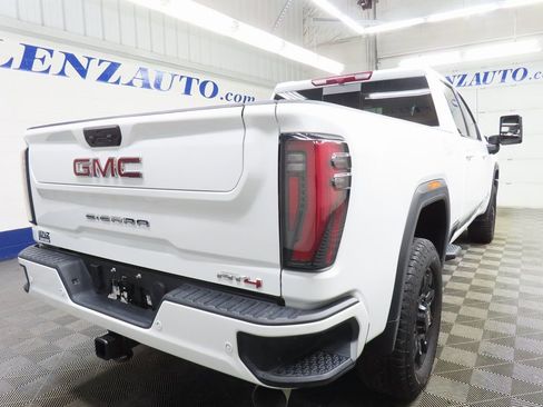 Used 2025 GMC Sierra 2500 AT4 image 4