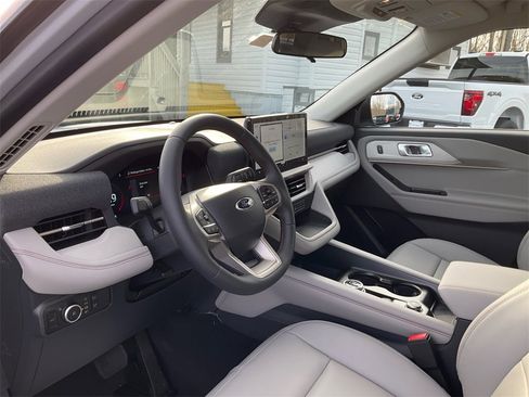 New 2026 Ford Explorer Active w/ Active Comfort Package image 15