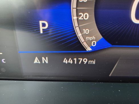 Used 2023 Volkswagen Tiguan SE image 25