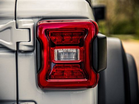 New 2026 Jeep Wrangler Unlimited Rubicon w/ Technology Group image 21