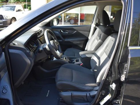 Used 2018 Nissan Rogue S AWD/4WD image 10