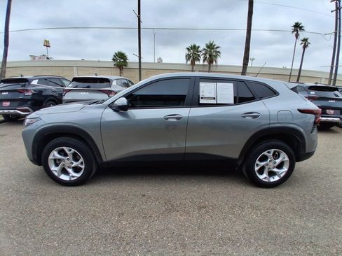 Used 2024 Chevrolet Trax LS w/ LS Convenience Package image 4