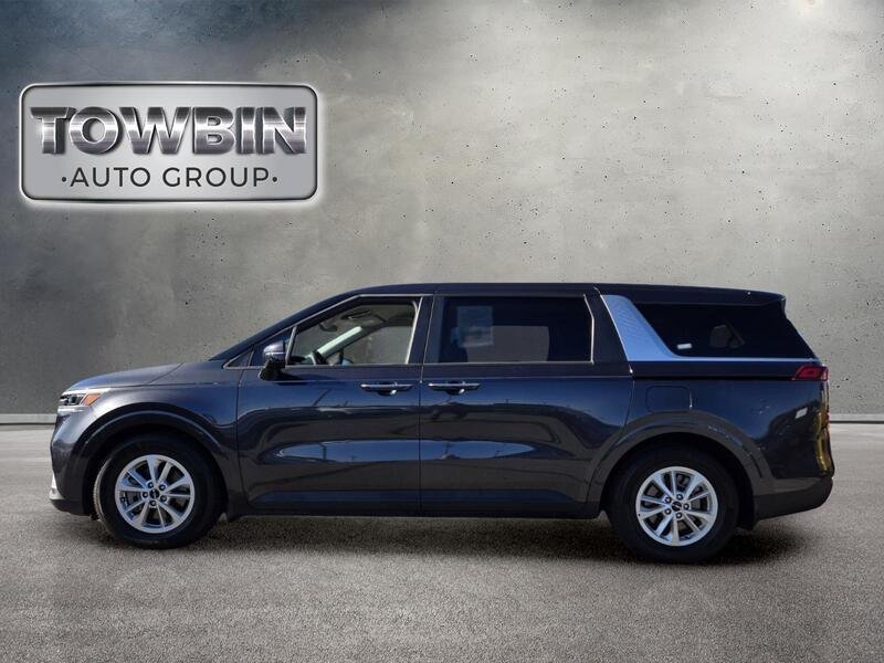 Certified 2023 Kia Carnival LX FWD image 8