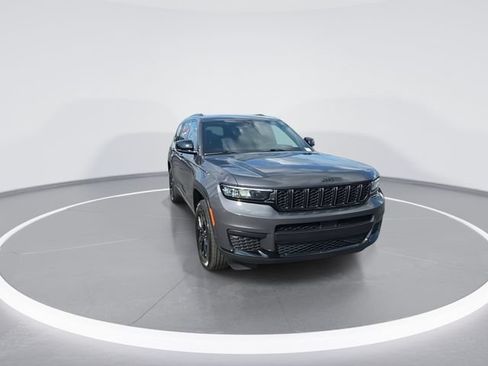 Used 2024 Jeep Grand Cherokee L Laredo AWD/4WD image 3