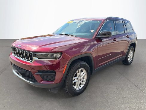 Used 2023 Jeep Grand Cherokee Laredo RWD image 8