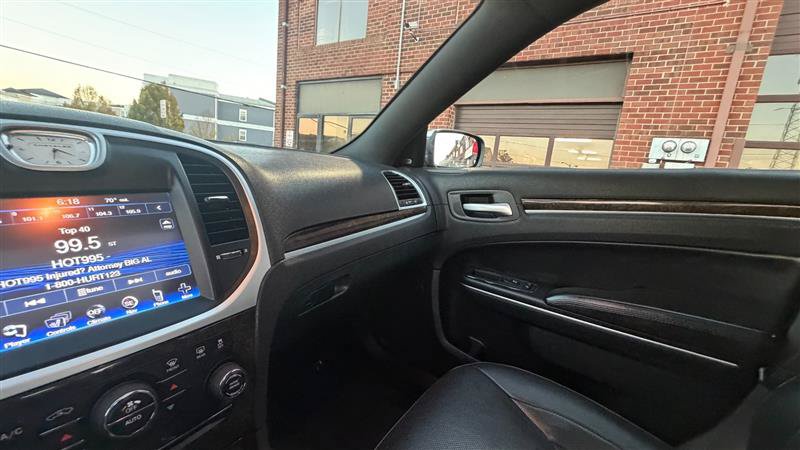 Used 2014 Chrysler 300 C AWD/4WD image 29