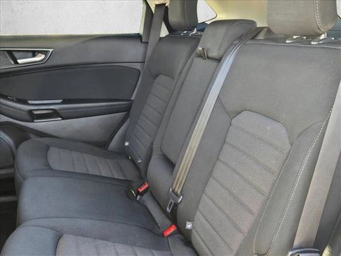 Used 2019 Ford Edge SE image 20