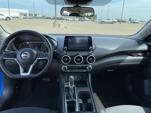 Used 2025 Nissan Sentra SV image 32