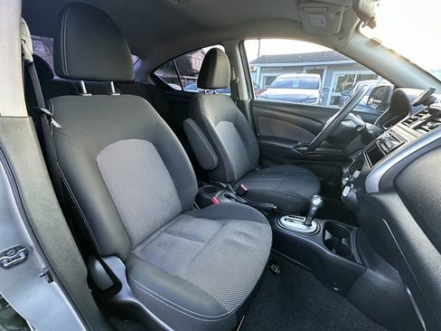 Used 2014 Nissan Versa SV image 13
