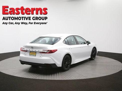 Used 2025 Toyota Camry SE FWD image 39