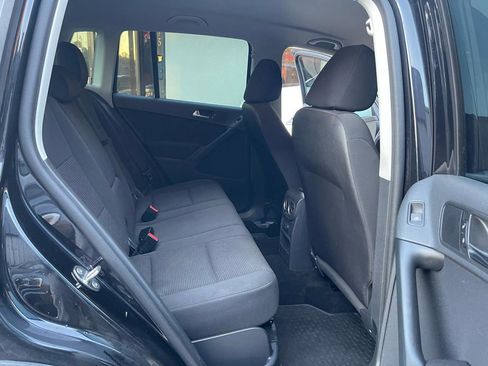 Used 2017 Volkswagen Tiguan Limited image 18