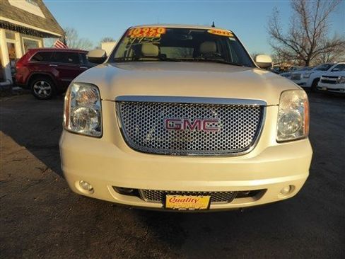 Used 2011 GMC Yukon Denali image 4