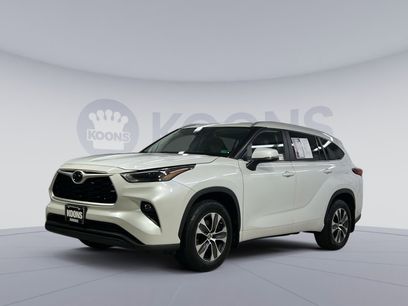 Used 2023 Toyota Highlander XLE
