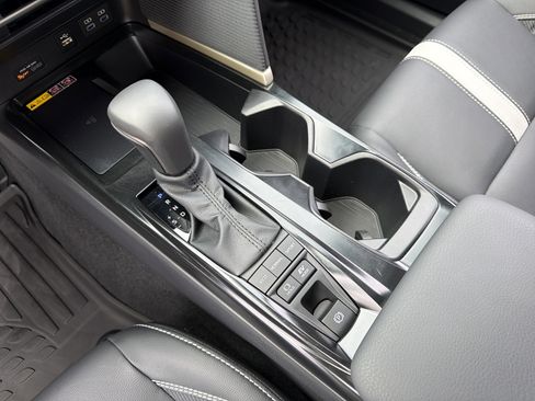 Used 2026 Toyota Camry SE w/ Convenience Package image 28