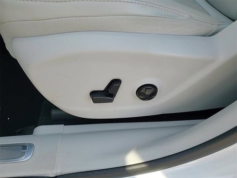 Used 2020 Jeep Cherokee Limited image 13