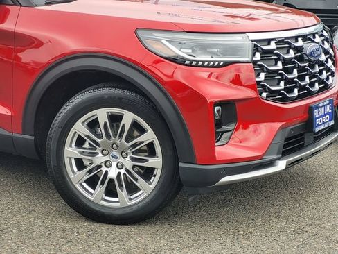 Used 2025 Ford Explorer Platinum AWD/4WD image 6