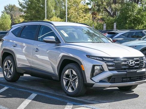 New 2025 Hyundai Tucson SEL image 3