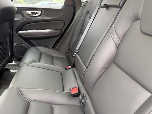 Certified 2023 Volvo XC60 B5 Ultimate w/ Climate Package FWD image 18