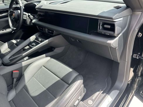 Certified 2025 Porsche Macan Electric RWD image 18
