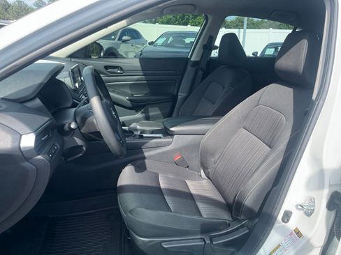 Used 2024 Nissan Altima 2.5 S FWD image 19