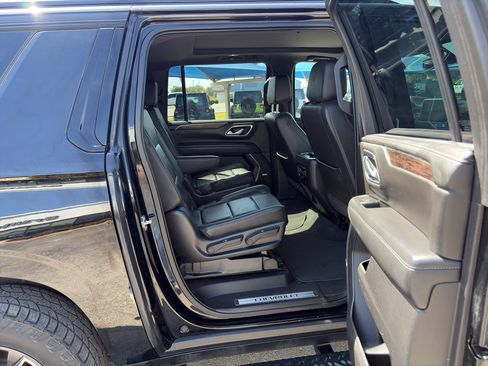 Certified 2021 Chevrolet Suburban Z71 AWD/4WD image 18
