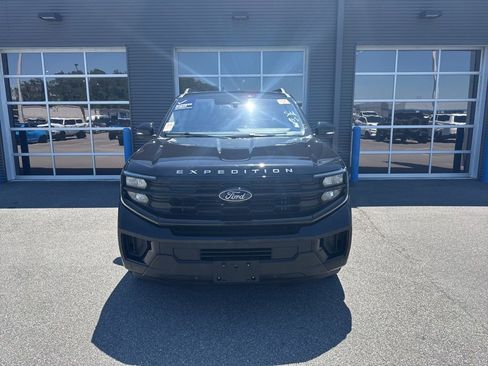 Used 2025 Ford Expedition Max Active AWD/4WD image 5