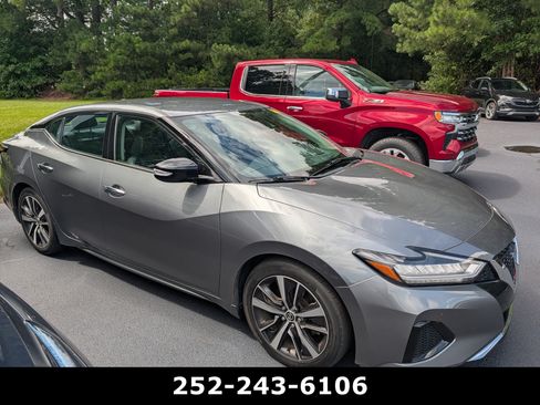 Used 2020 Nissan Maxima 3.5 SV w/ Floor Mat Group FWD image 2