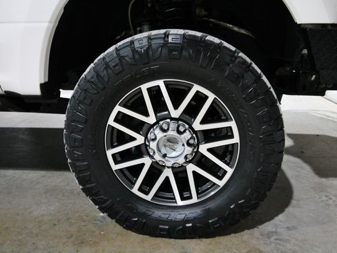 Used 2019 Ford F250 Lariat w/ Lariat Ultimate Package AWD/4WD image 17