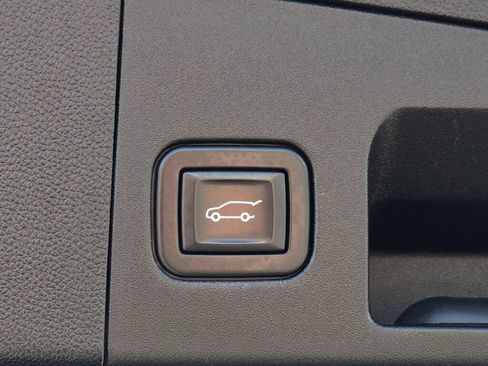 Used 2020 Cadillac XT4 Premium Luxury AWD/4WD image 18