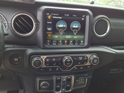 Used 2020 Jeep Gladiator Overland AWD/4WD image 17