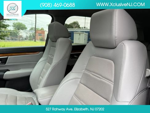 Used 2018 Honda CR-V Touring image 10