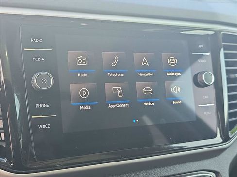 Used 2023 Volkswagen Atlas SE w/ Panoramic Sunroof Package FWD image 22