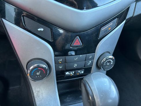 Used 2015 Chevrolet Cruze LT image 22