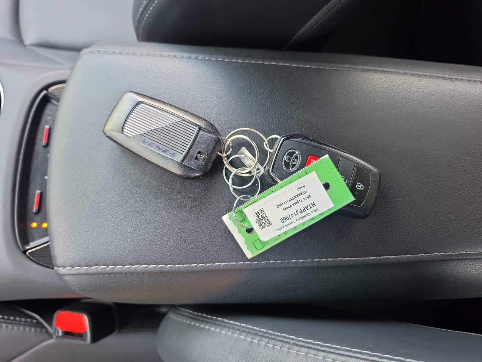 Used 2023 Toyota Venza Nightshade AWD/4WD image 10