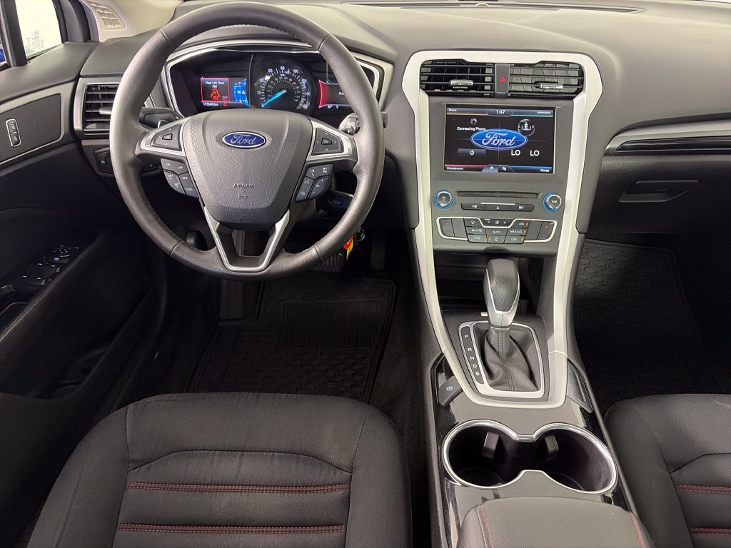 Used 2016 Ford Fusion SE FWD image 14