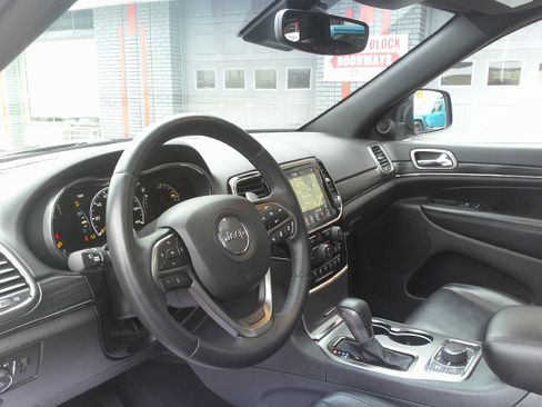 Used 2019 Jeep Grand Cherokee Limited X image 22